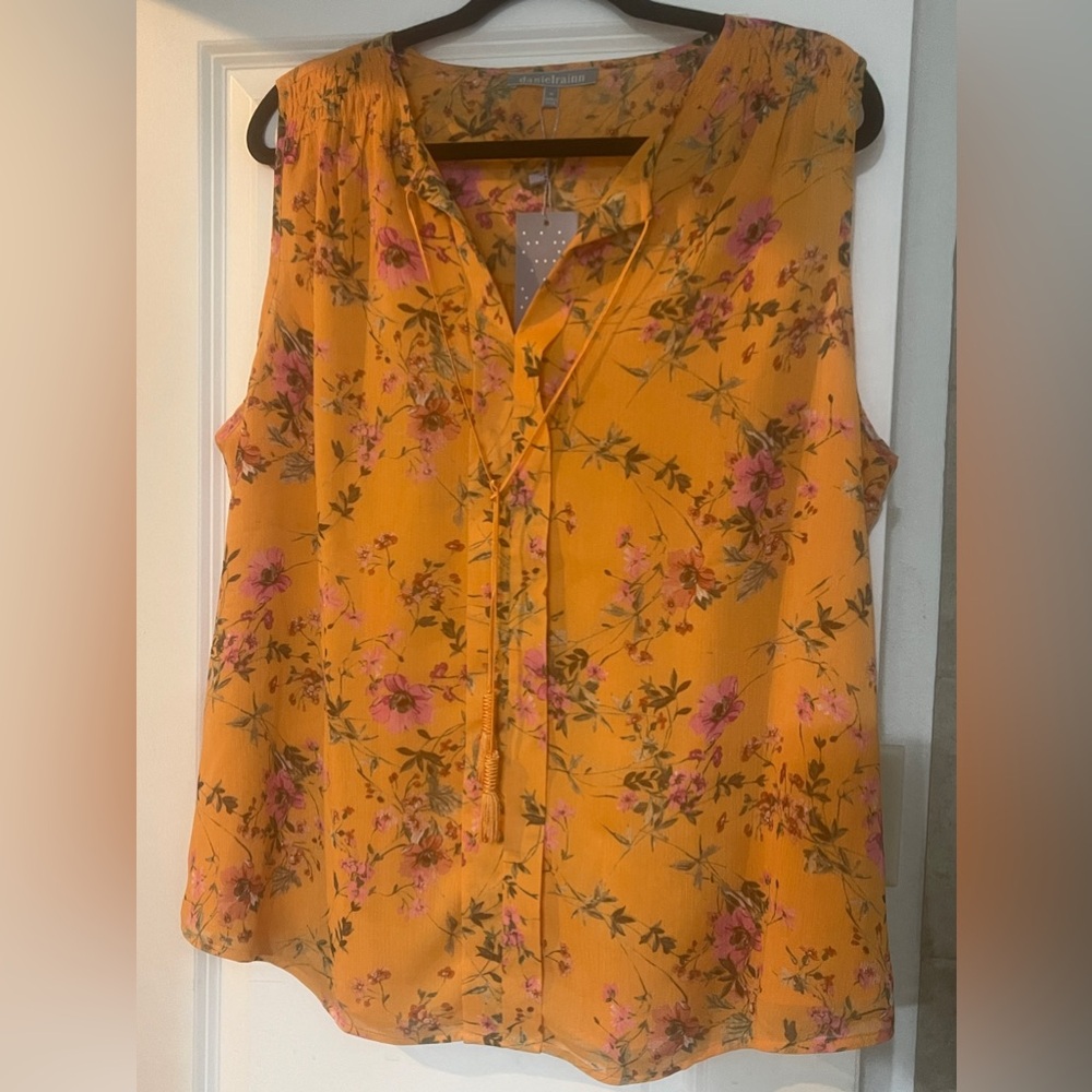Daniel Rainn floral top